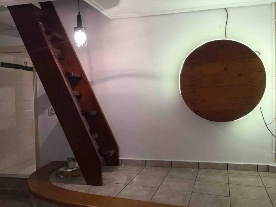 All Stone, Everything.. Αρεόπολις Εξωτερικό φωτογραφία